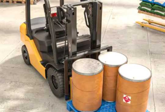 Forklift_Barrels_Warehouse